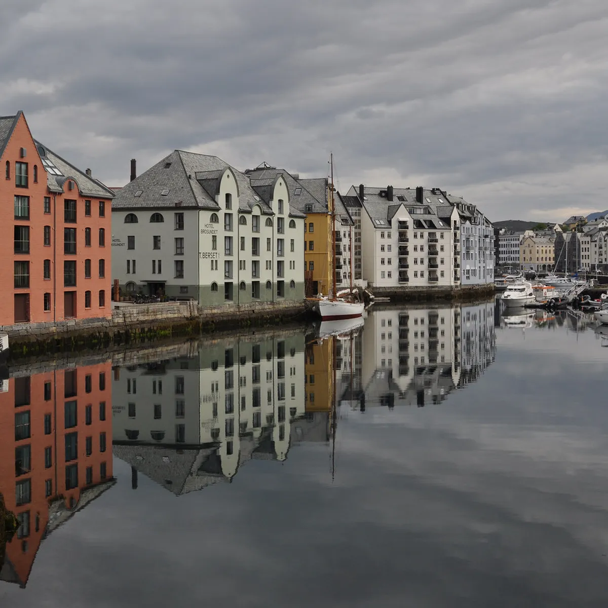 Ålesund Architectural Evolution: A Timeless Norwegian Journey