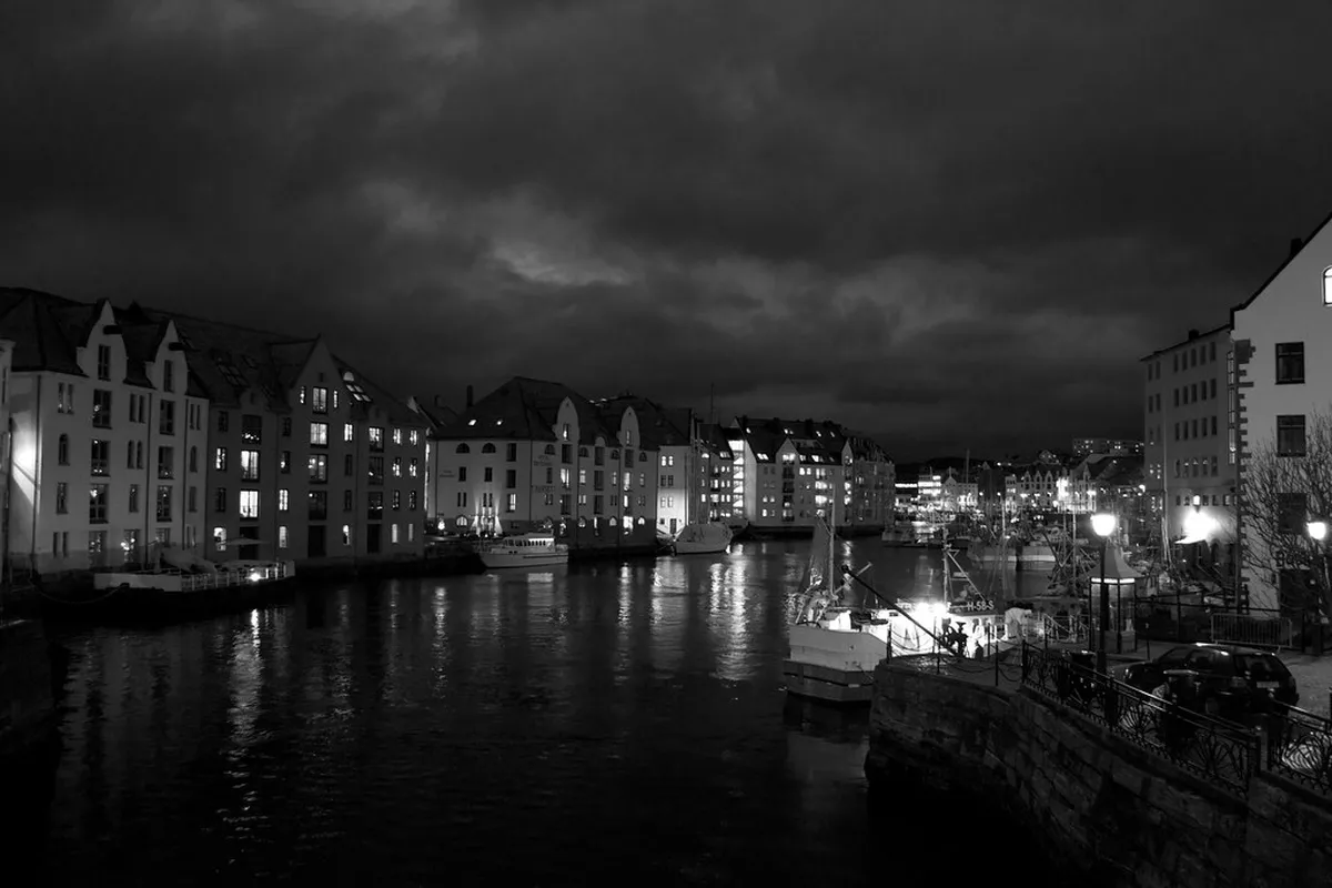 Ålesund Architecture Evening Photography: Your 2025 Guide