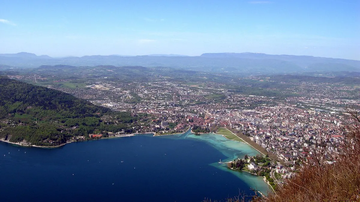Annecy Walking Tour Map: Explore Old Town in 2025