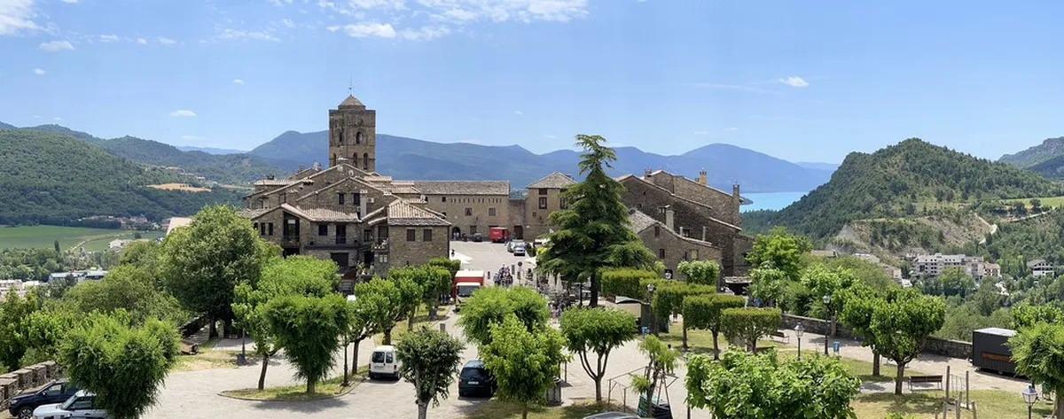 Aínsa Old Town Guide: Exploring Aragón's Medieval Gem