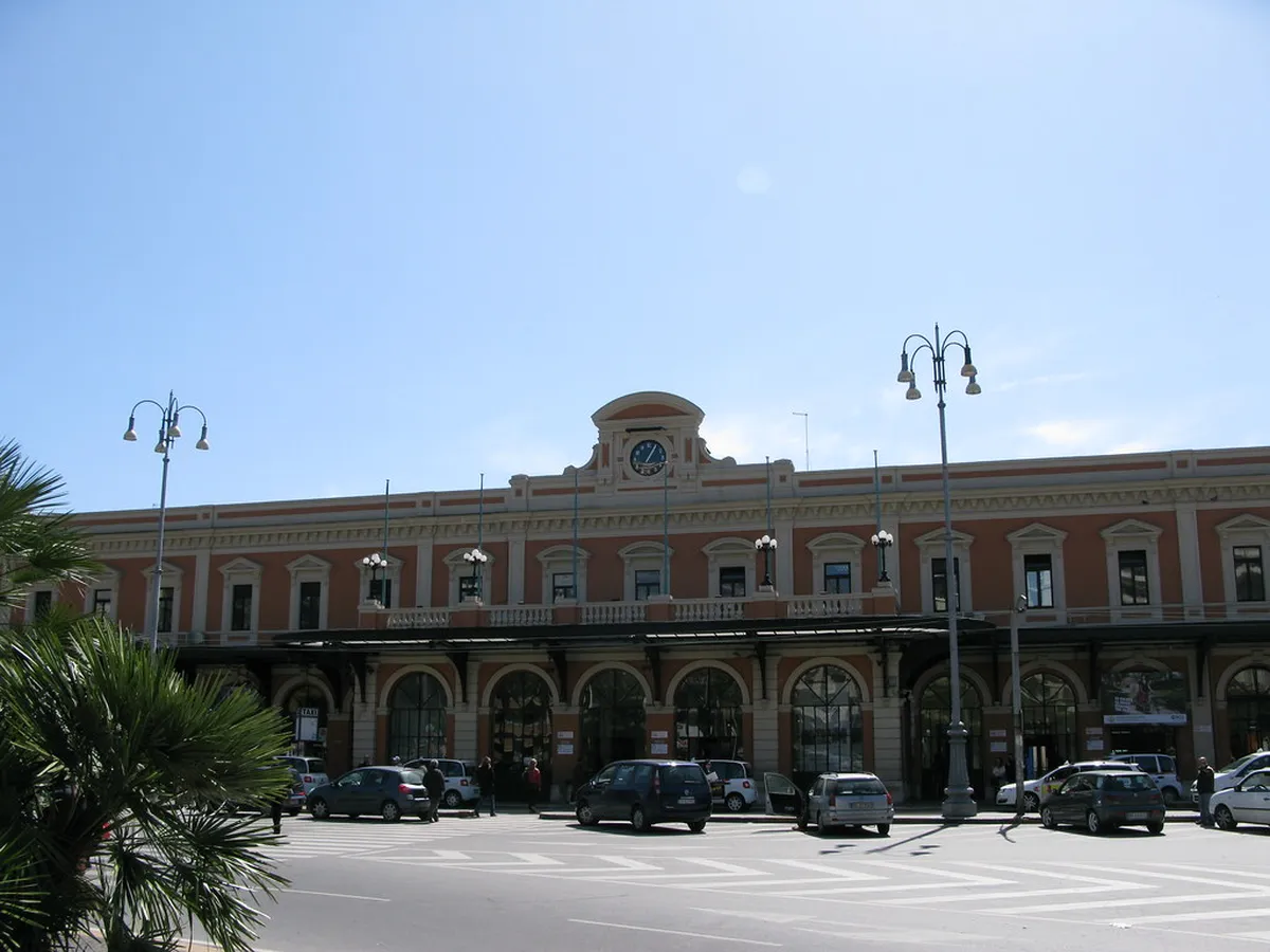 Ultimate Bari Street Food Guide 2025: Eat Like a Local