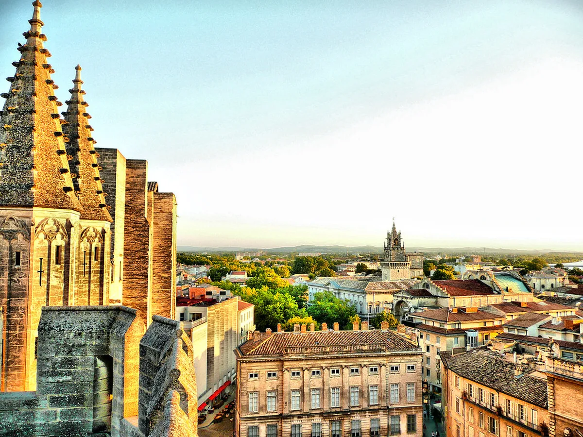 Discover the Best Avignon Walking Tours for 2025