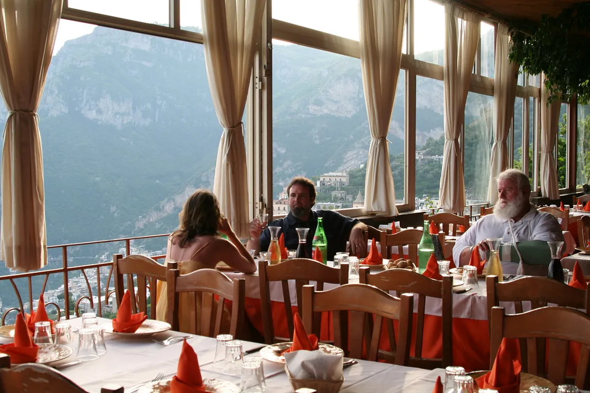 Best Positano Restaurants Guide 2025: Top Places to Eat