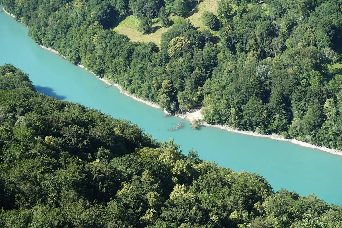 9 Best Viewpoints of the Rhone River in Avignon