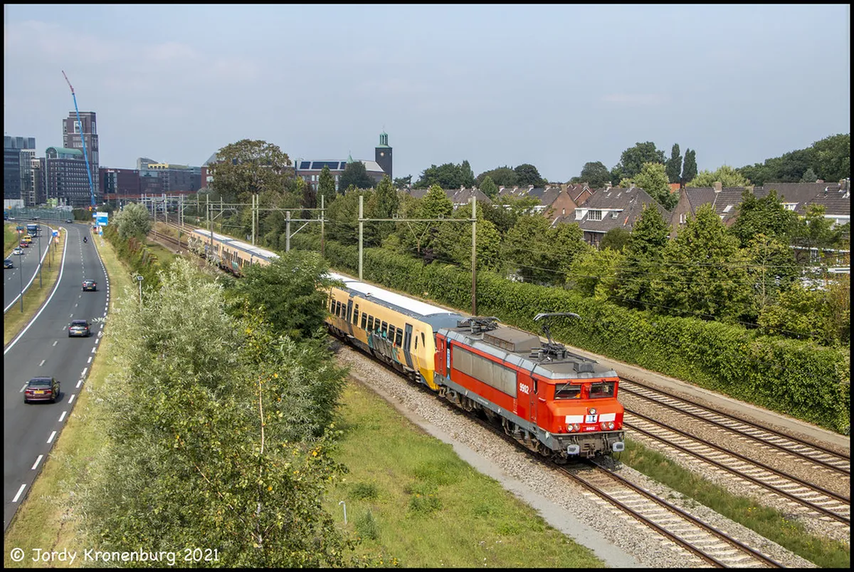 Den Bosch Souvenir Shopping: Best Gifts in 2025