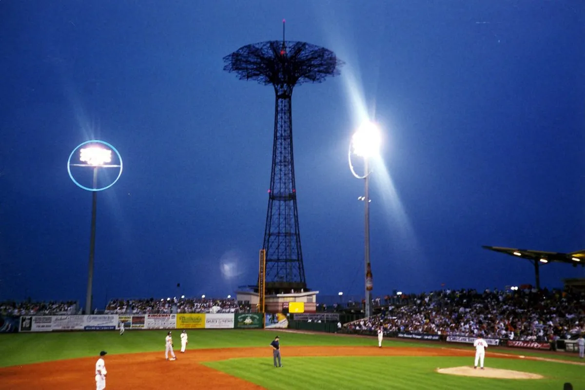 Eiffel Tower Tickets Guide 2026: Your Essential Booking Plan