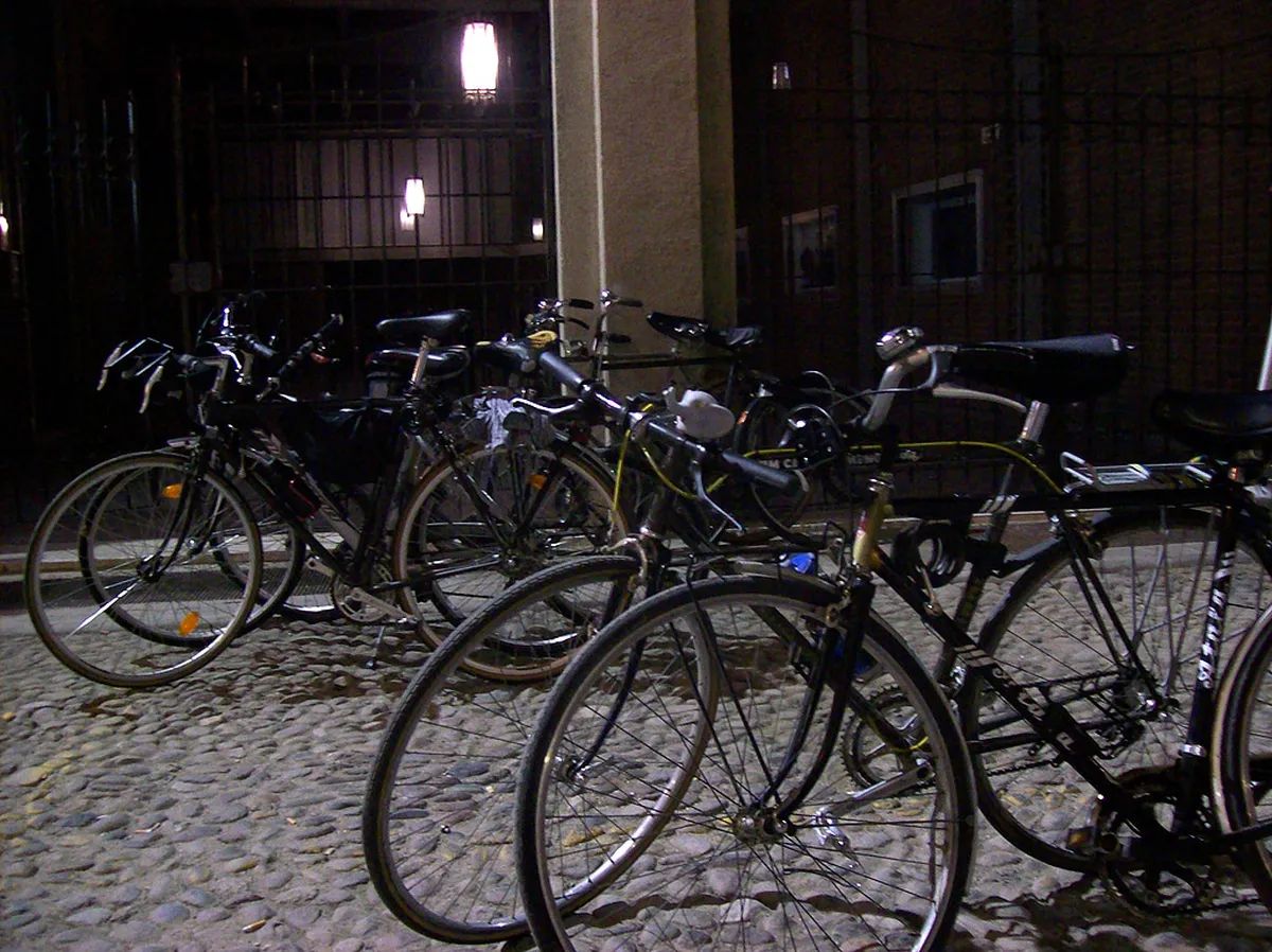 Your Ferrara Bike Rental Guide 2025: Explore by Bicycle