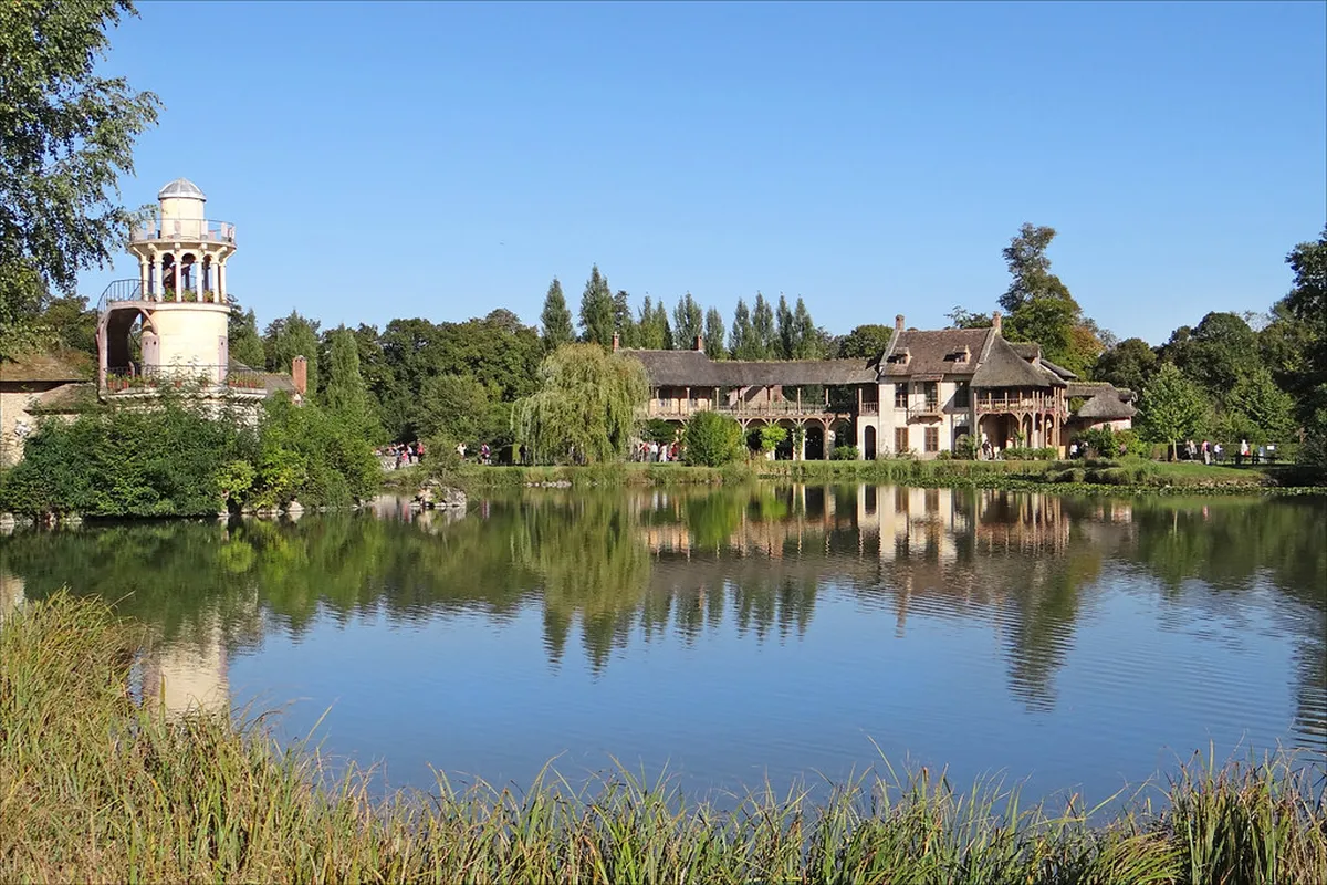 Hameau de la Reine Tour: Marie Antoinette's Rustic Hamlet