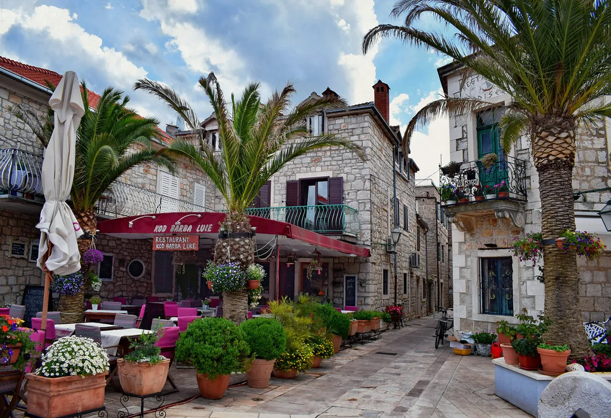 Hvar Town Restaurants for Beginners: A 2025 Food Guide