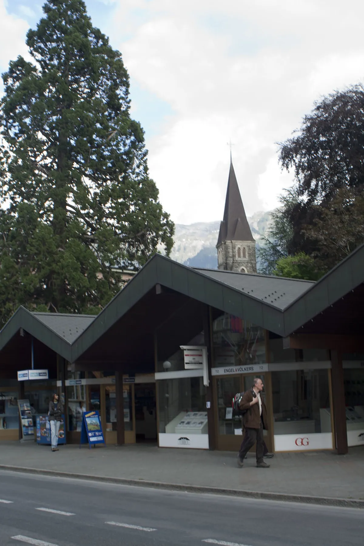 Interlaken Souvenir Shopping Guide: Best Buys in 2025