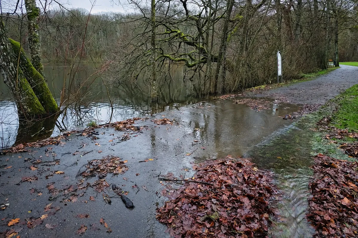 Explore Luxembourg City: Best Walking Routes for 2025