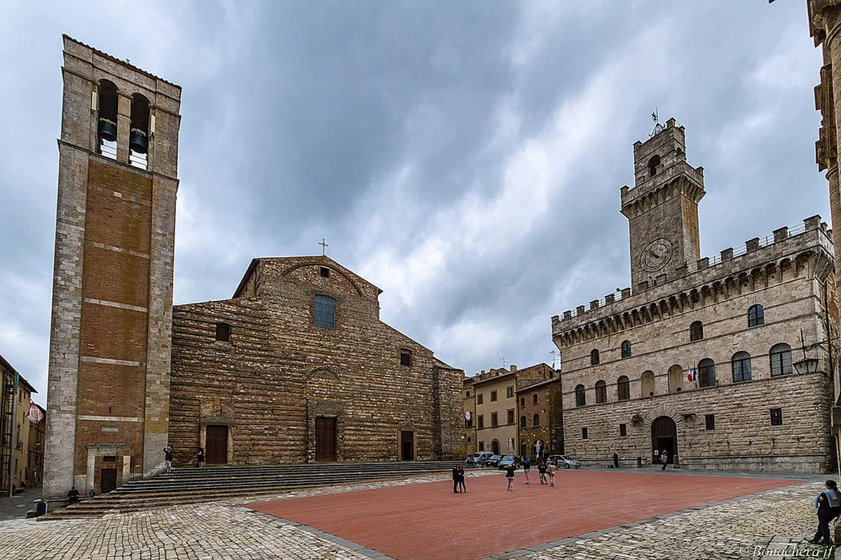 Montepulciano Piazza Grande: Your Guide to Italy's Hilltop Gem