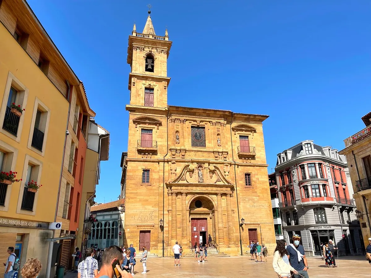 Oviedo Budget Travel Guide 2025: Save Money in Spain