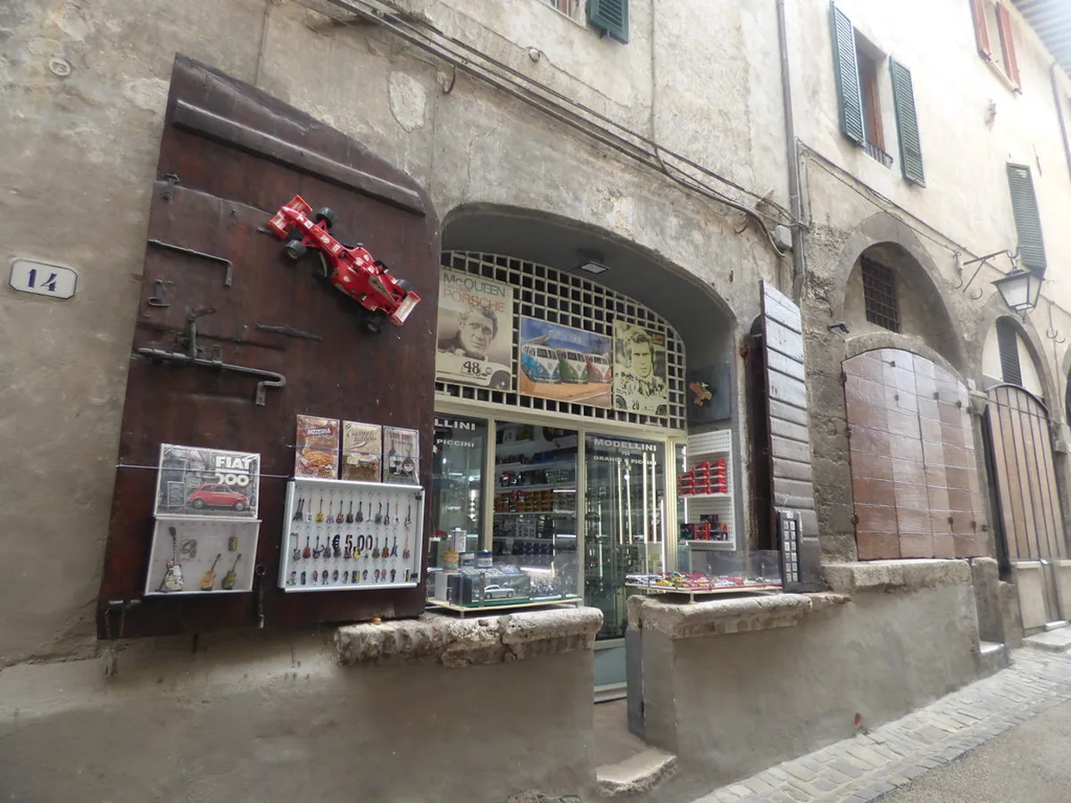 Perugia Walking Tour Guide: Explore Italy's Hilltop Gem