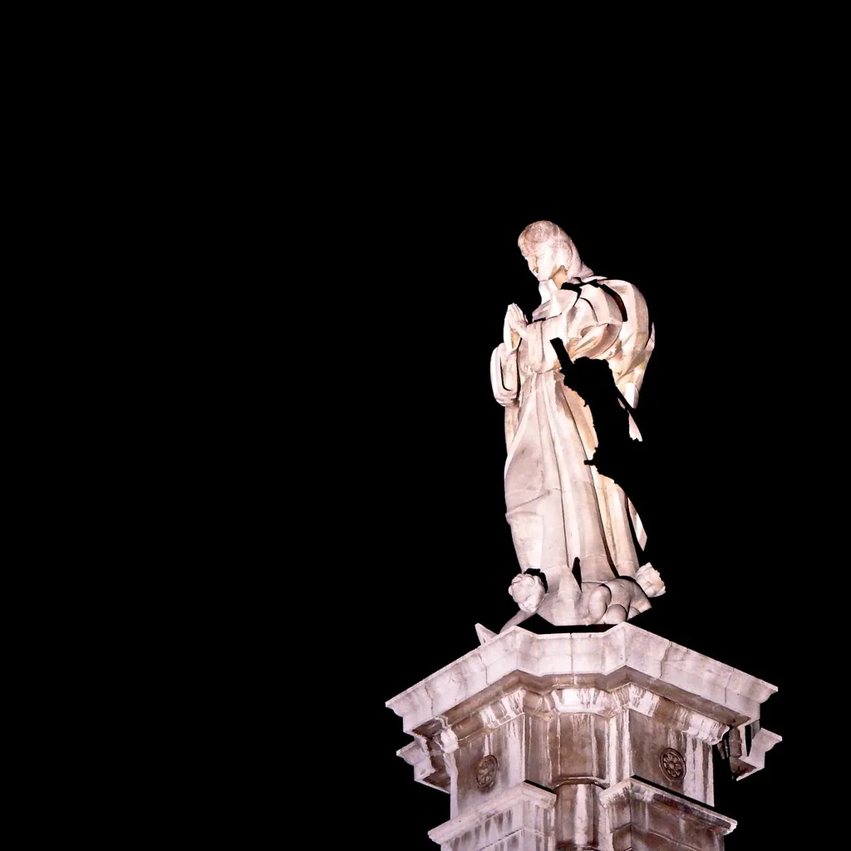 10 Best Photo Spots in Place de la Comedie