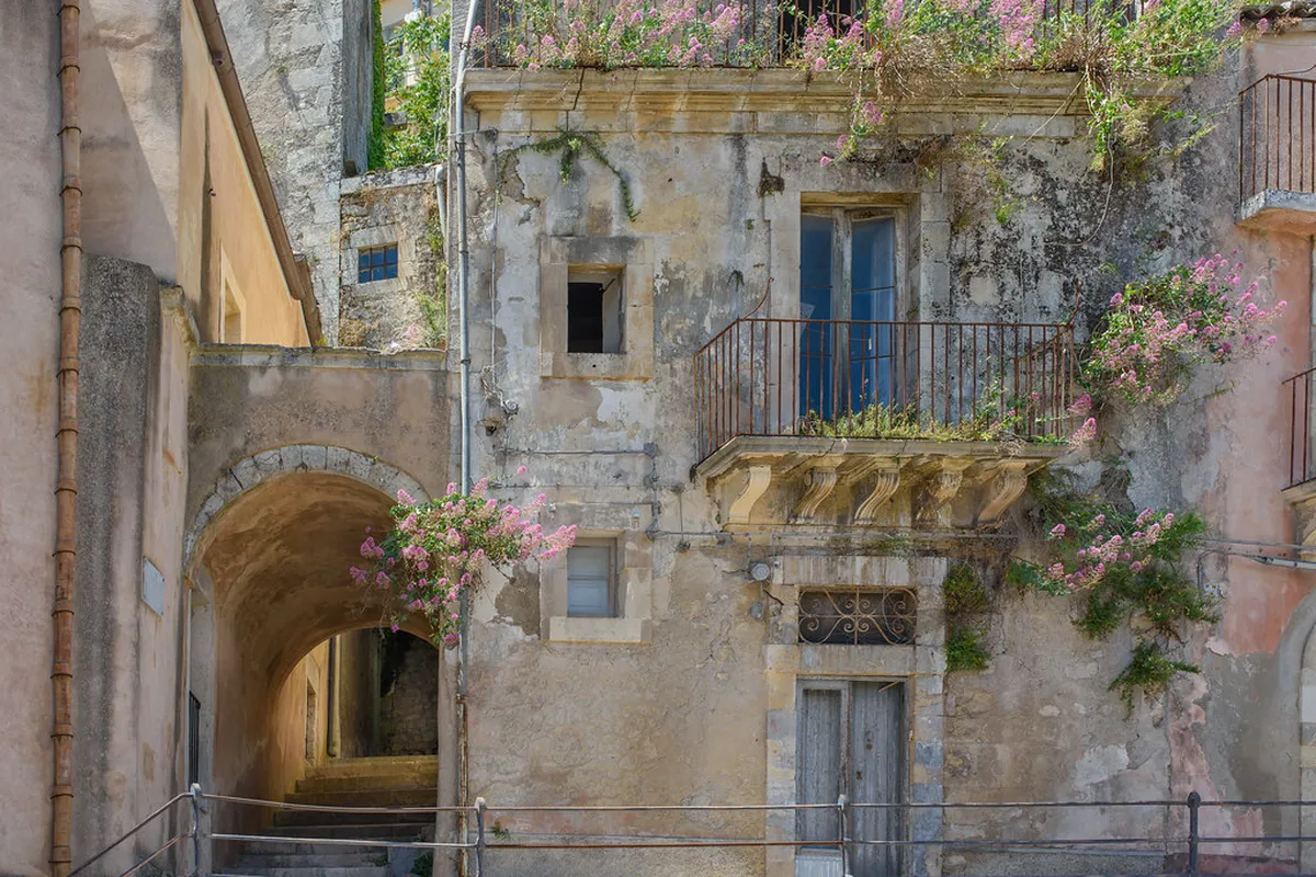 Ragusa Travel Tips 2025: Your Essential Sicily Guide
