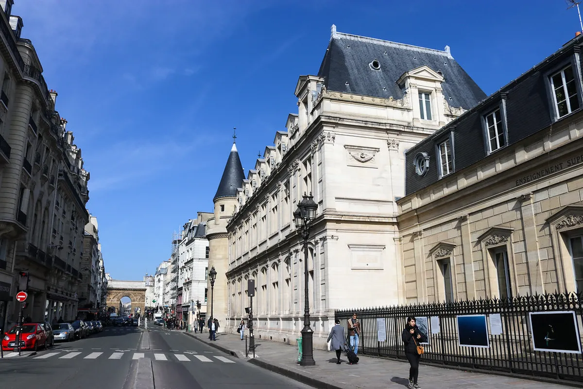 Trondheim's Heritage: Renovation Conservation Architecture Guide