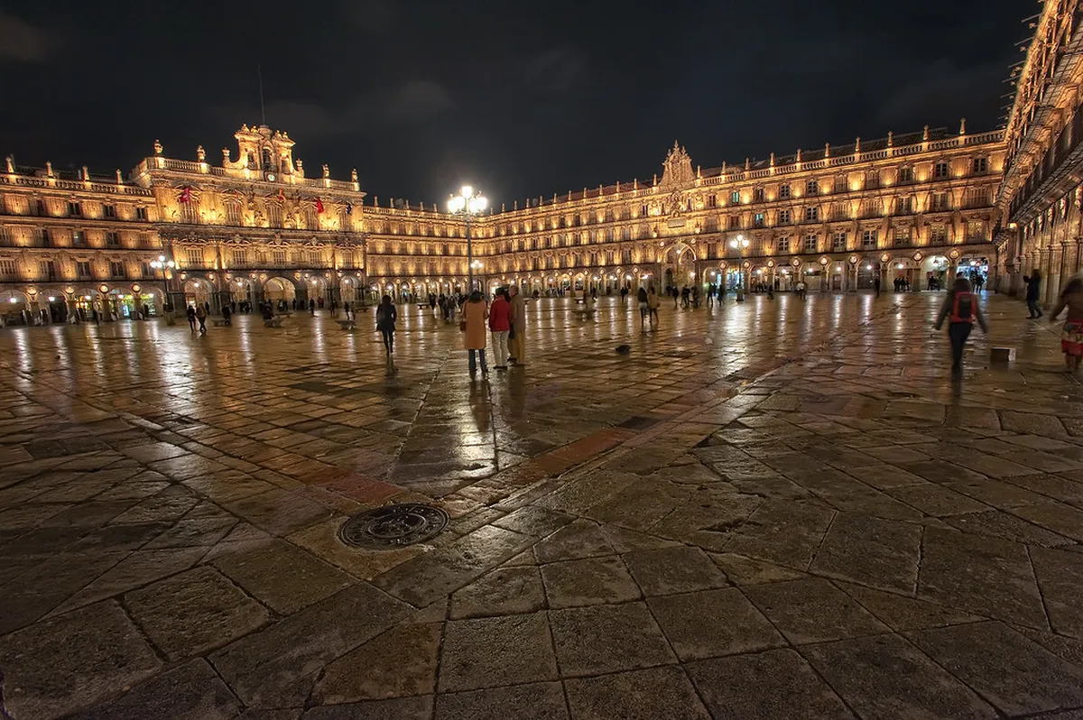 Explore Salamanca Plaza Mayor: Your Essential Map & Guide