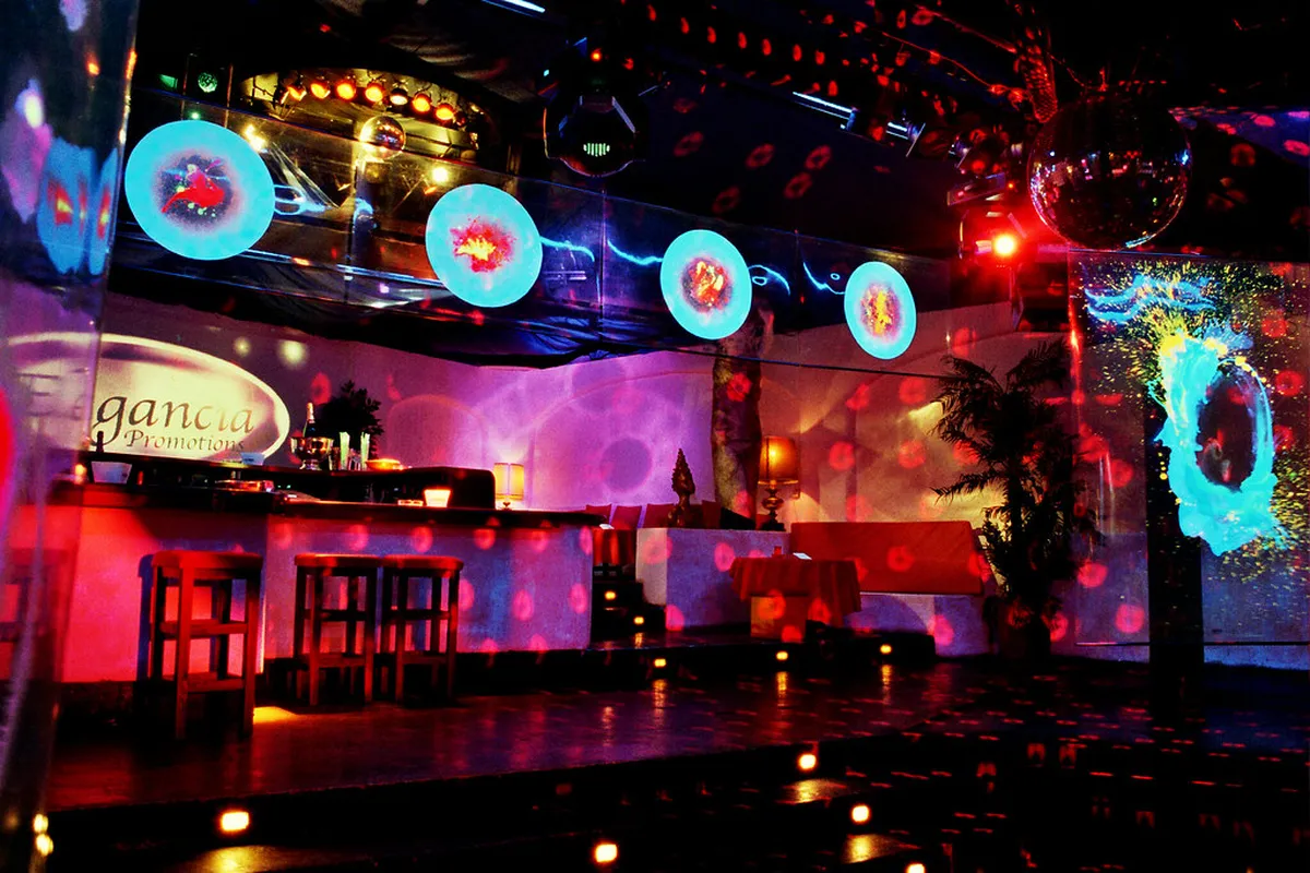 Sitges Nightlife Guide 2025: Bars, Clubs & Parties