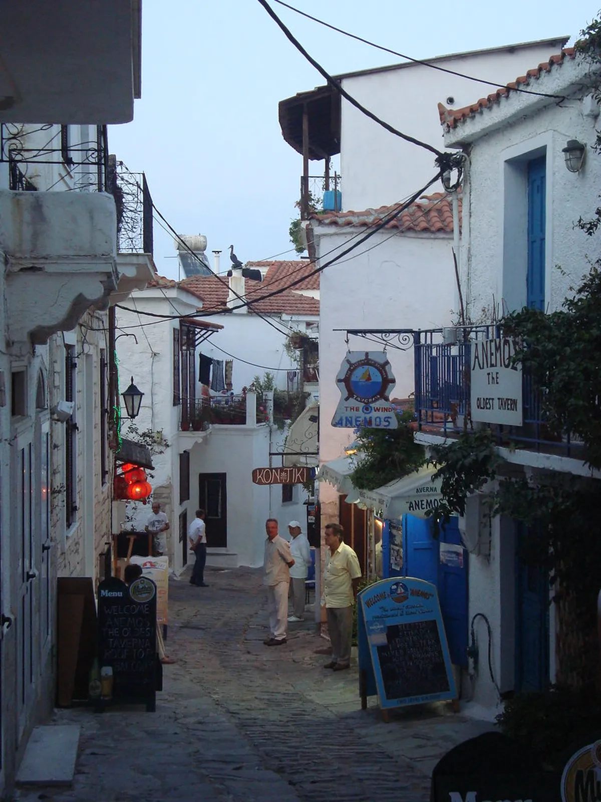 Skiathos Town Restaurant Guide 2025: Top Dining Spots