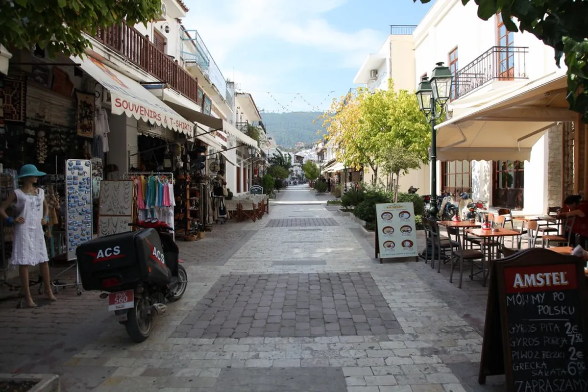 Skiathos Town Shopping Guide 2025: Unique Souvenirs & More