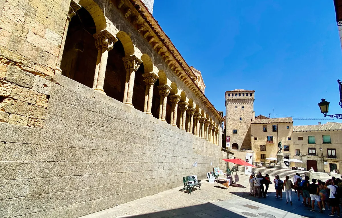 Traditional Segovian Food Guide: Culinary Delights for 2025