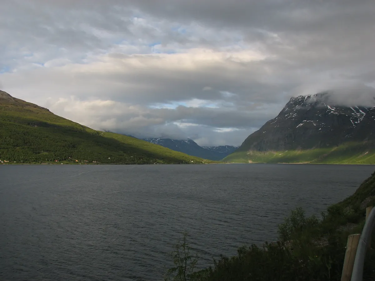 Explore Tromsø Functionalist Buildings in 2025