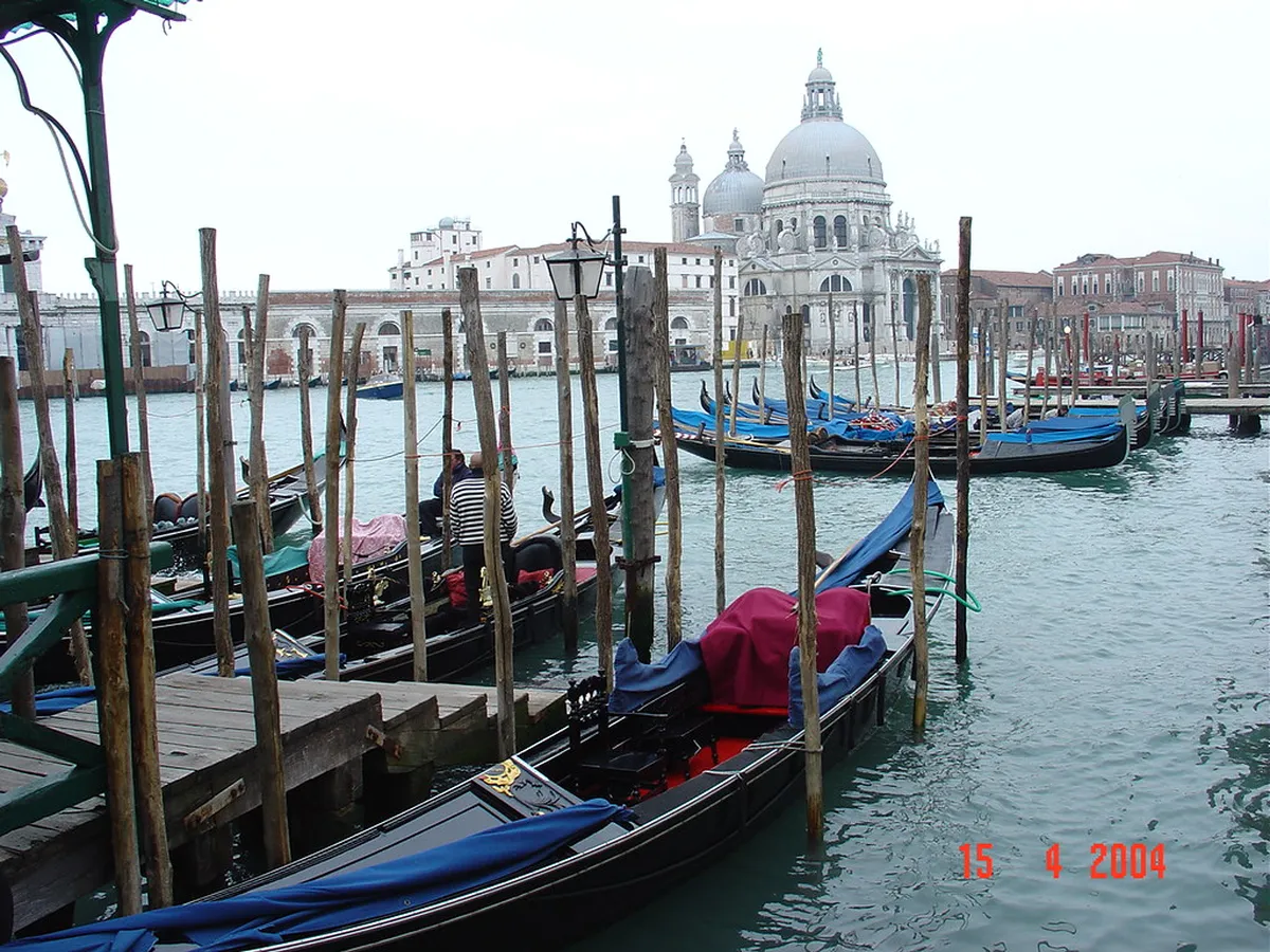 Essential Venice Gondola Ride Tips for 2025 Adventures